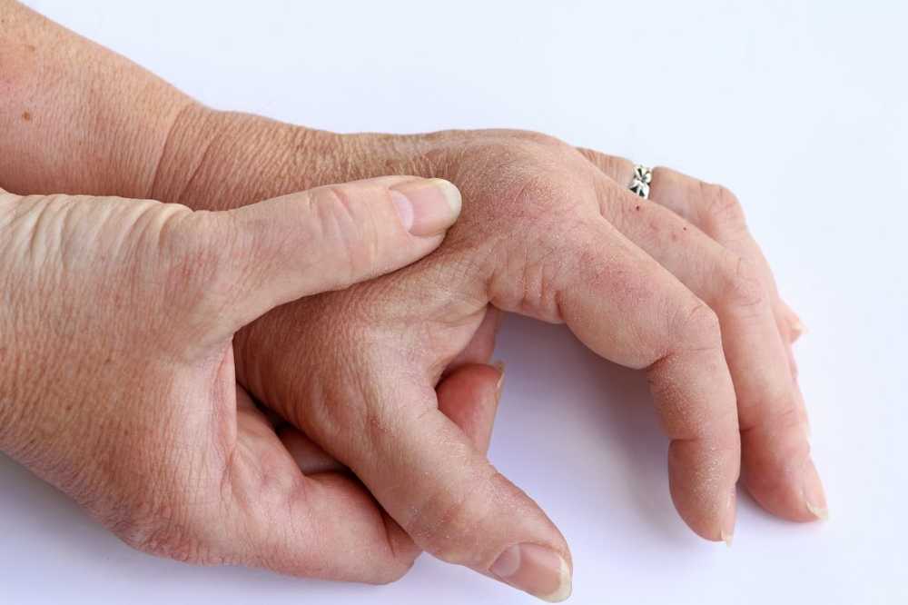 Common cause of finger pain: joint wear.